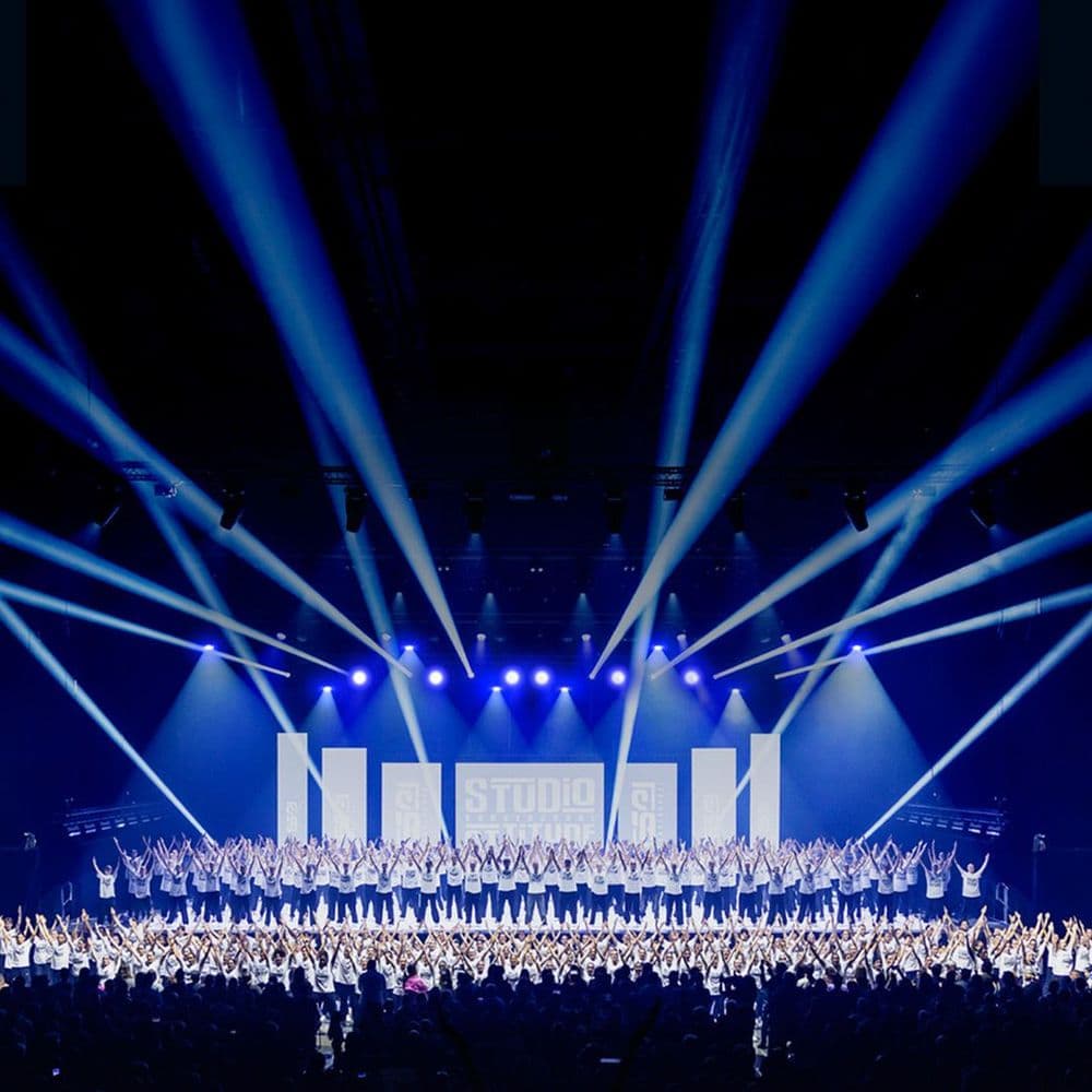 Spectacle - Studio Attitude