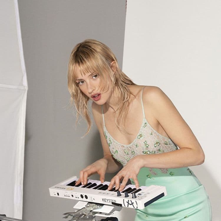 Angèle - Instinct Tour - sam. 23 oct. 2027