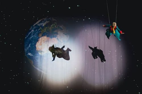 Image de l'artiste en concert.